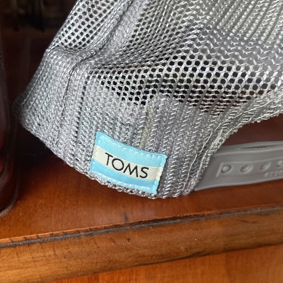 TOMS Grassroots Good Trucker Hat Cap Gray Pink GUC - Picture 4 of 5